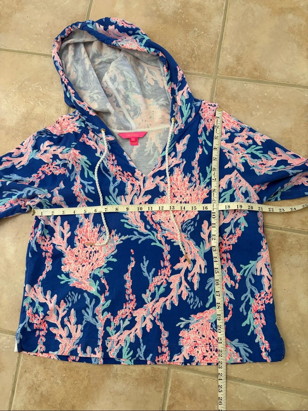 Lilly Pulitzer Hoodie in “ Swim On Over Borealis Blue” size Women’s XL - Picture 10 of 10